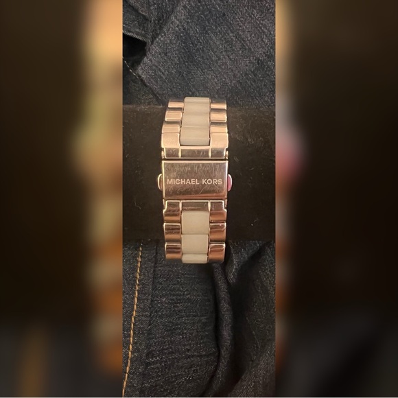 Michael Kors Women’s Crystal Pave Dial 41mm Watch MK4297 Box Included - Picture 4 of 6